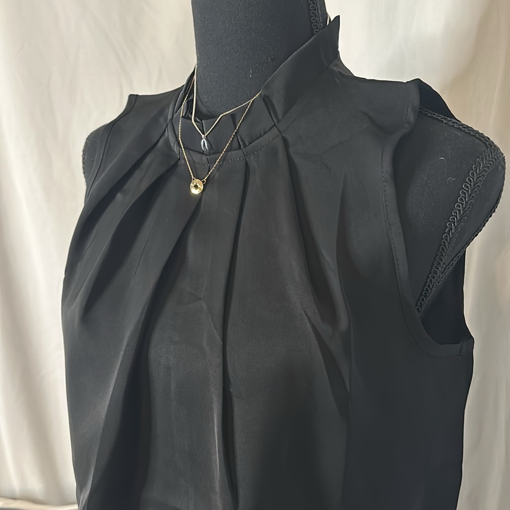 NWT Boutique Blouse - sleeveless - Picture 2 of 3